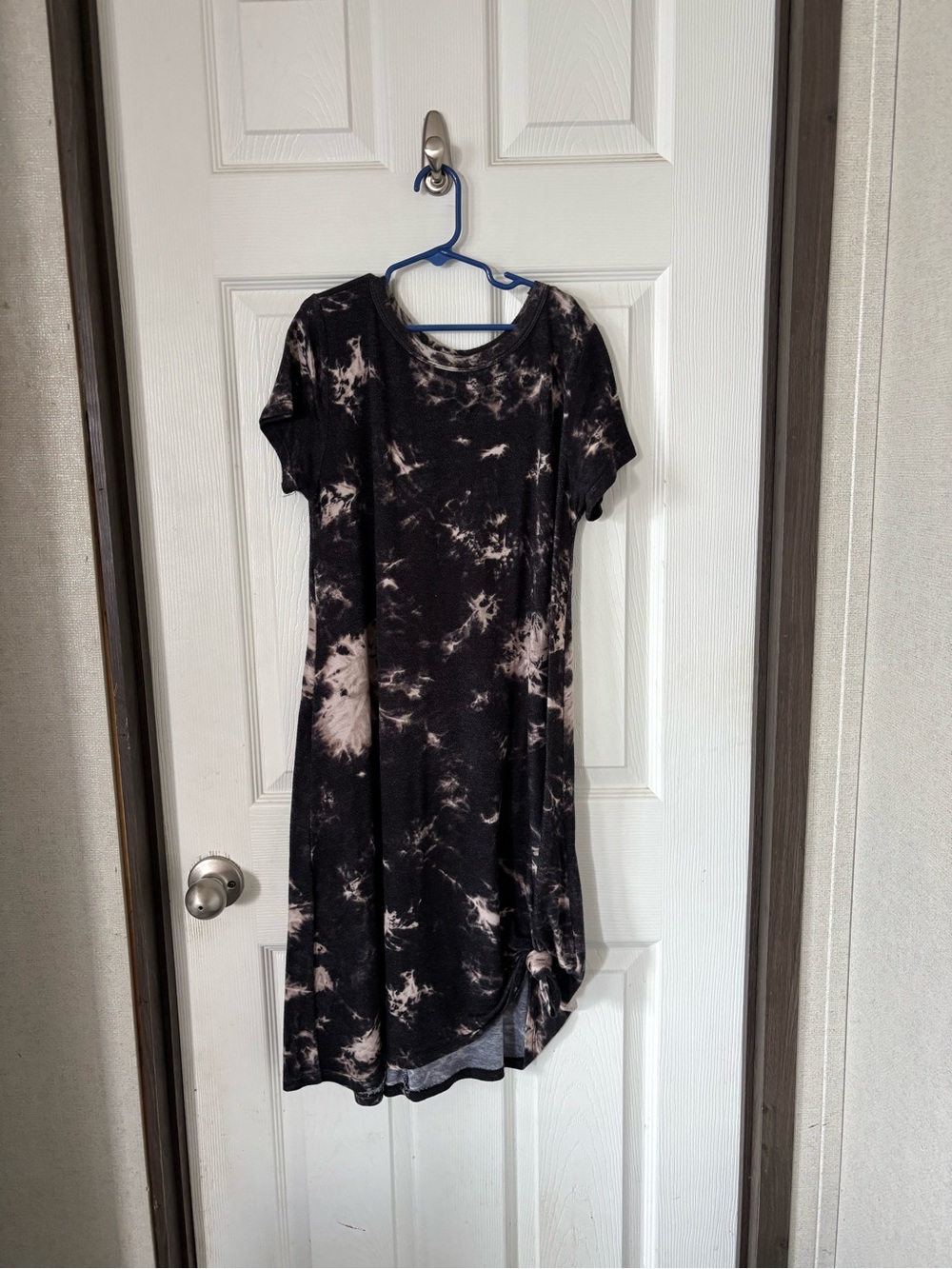 EARTHBOUND Black and Cream Tie-Dye Midi Shift Dress